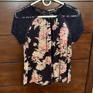 Lucky brand floral top. Women’s size M